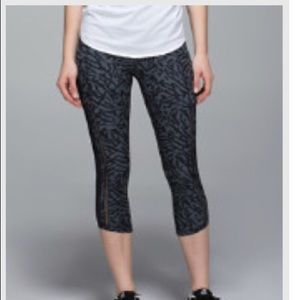 Lululemon Hot to street crop